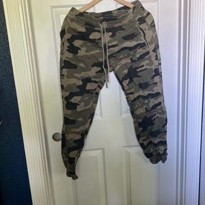 Refuge camo Jogger